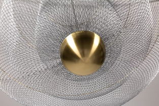金屬材質 剛硬、高雅與質感，領略金屬的獨特魅力